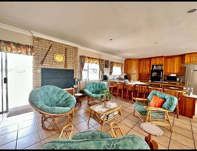 4 BEDROOM HOUSE FOR SALE IN STILBAAI-WES